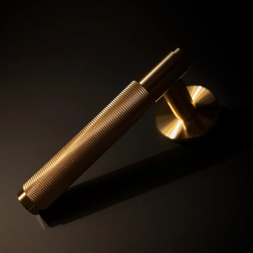 DOOR HANDLE SET / CROSS / BRASS - Image 6