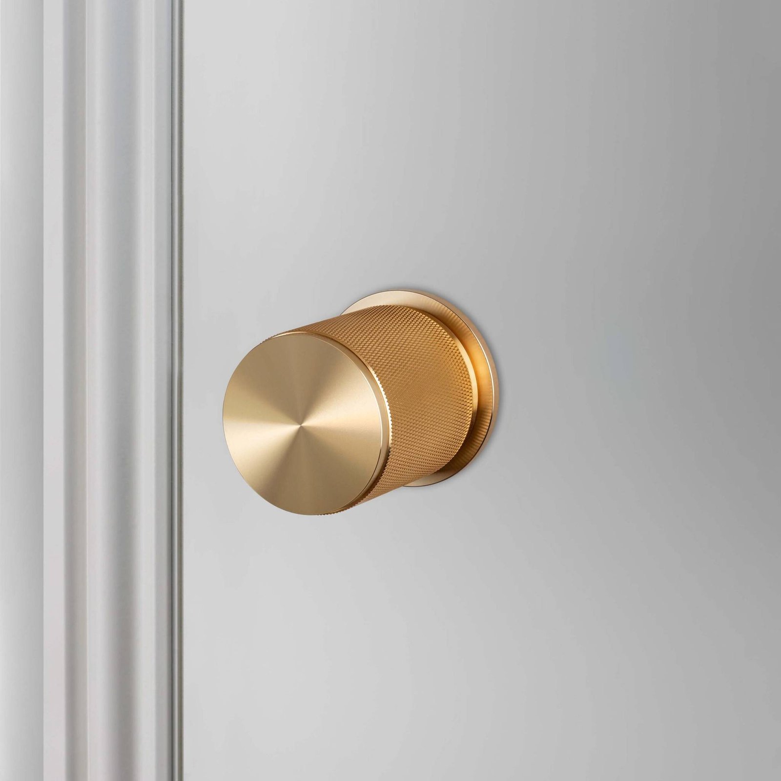 DOOR KNOB SET / CROSS / BRASS